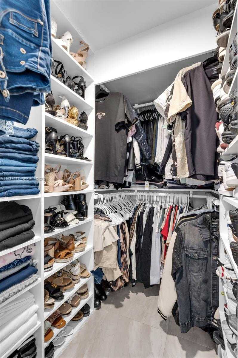 Small Image of 3130 NORTH WEST 102ND ST, Miami Number 21