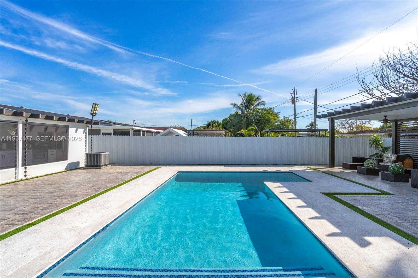 Small Image of 3130 NORTH WEST 102ND ST, Miami Number 33