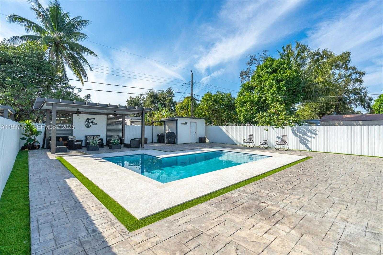 Small Image of 3130 NORTH WEST 102ND ST, Miami Number 35