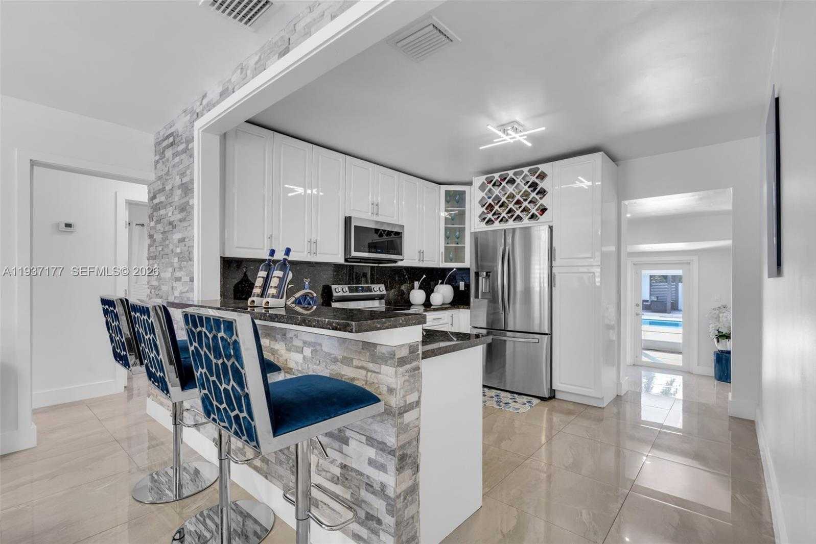 Small Image of 3130 NORTH WEST 102ND ST, Miami Number 9