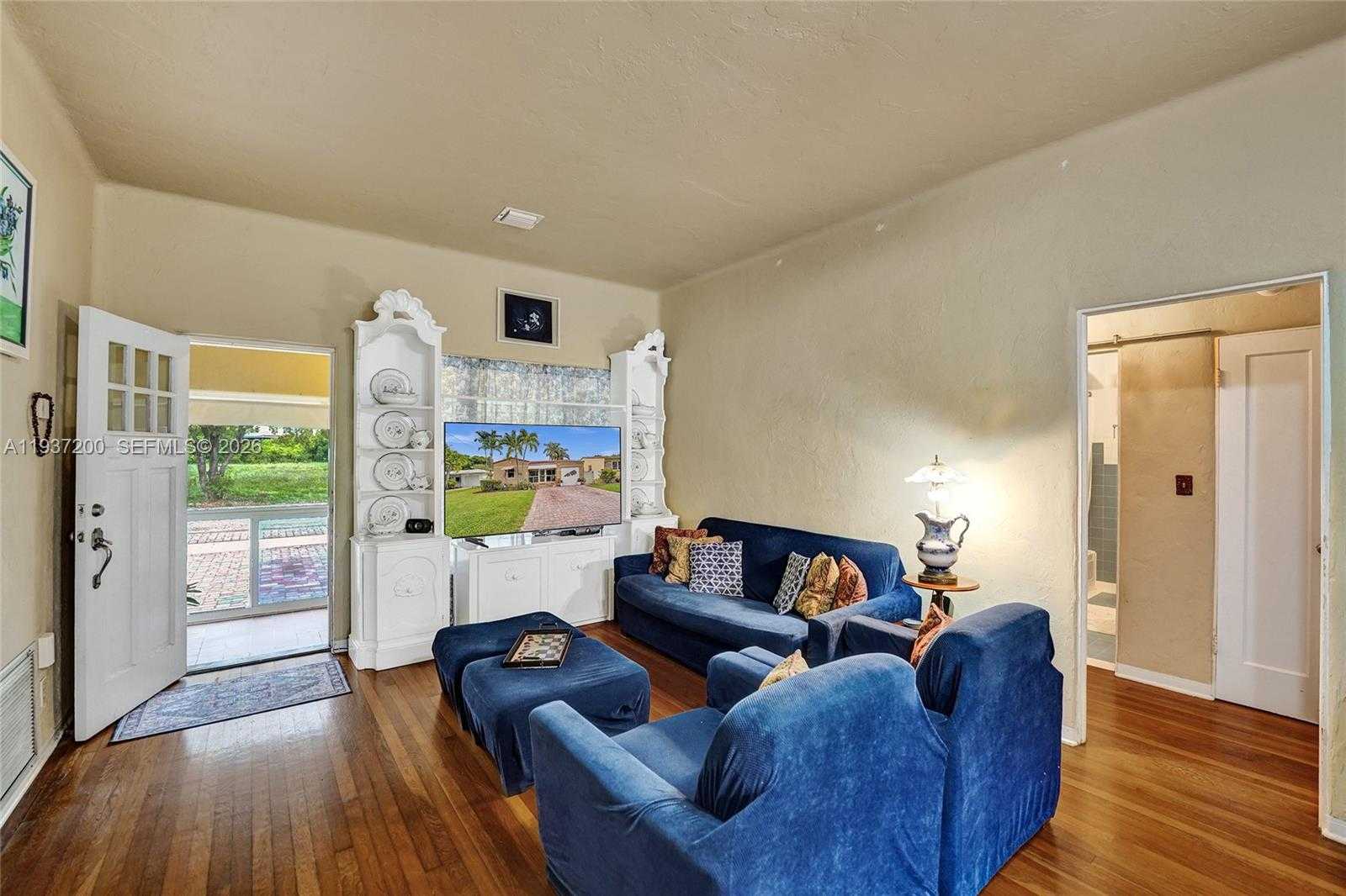 Small Image of 1340 JACKSON ST, Hollywood Number 11