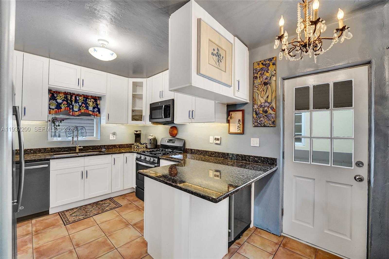 Small Image of 1340 JACKSON ST, Hollywood Number 18