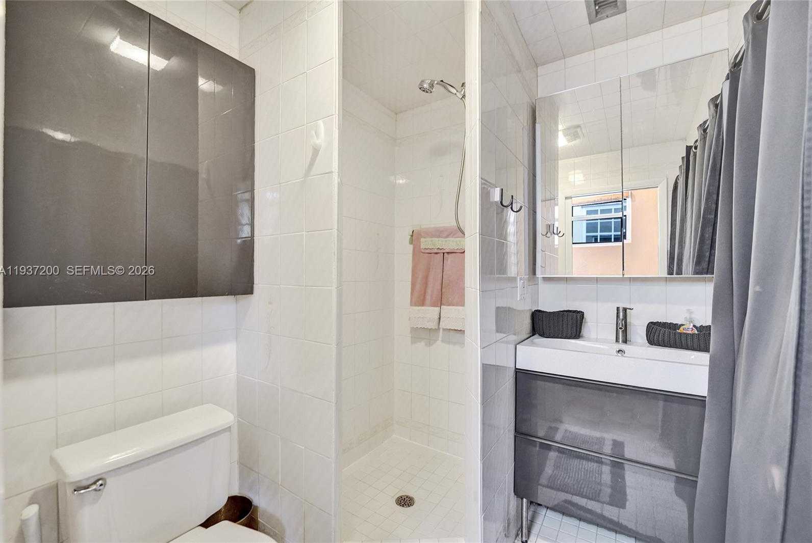 Small Image of 1340 JACKSON ST, Hollywood Number 23