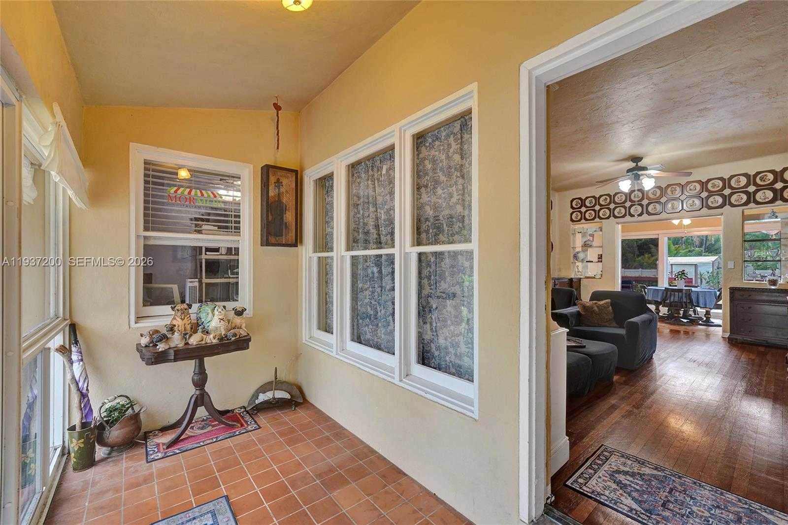 Small Image of 1340 JACKSON ST, Hollywood Number 6