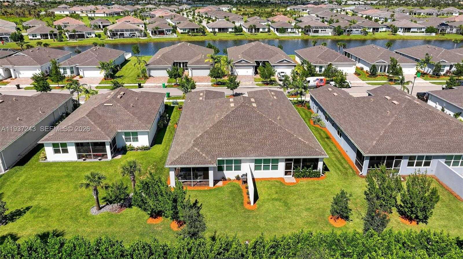 Small Image of 13723 SOUTH WEST GINGERLINE DR, Port St. Lucie Number 34