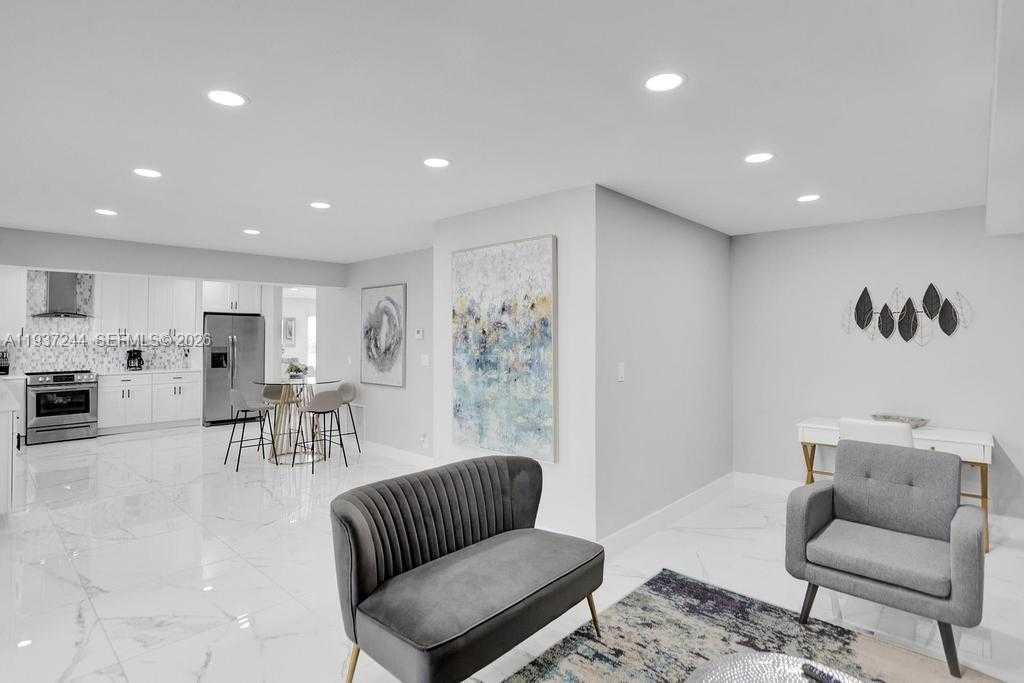 Small Image of 6 SOUTH EAST 11TH CT, Deerfield Beach Number 15