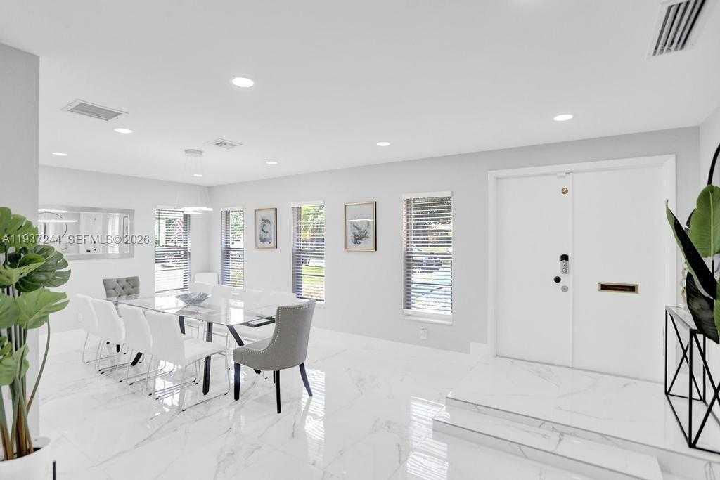 Small Image of 6 SOUTH EAST 11TH CT, Deerfield Beach Number 24