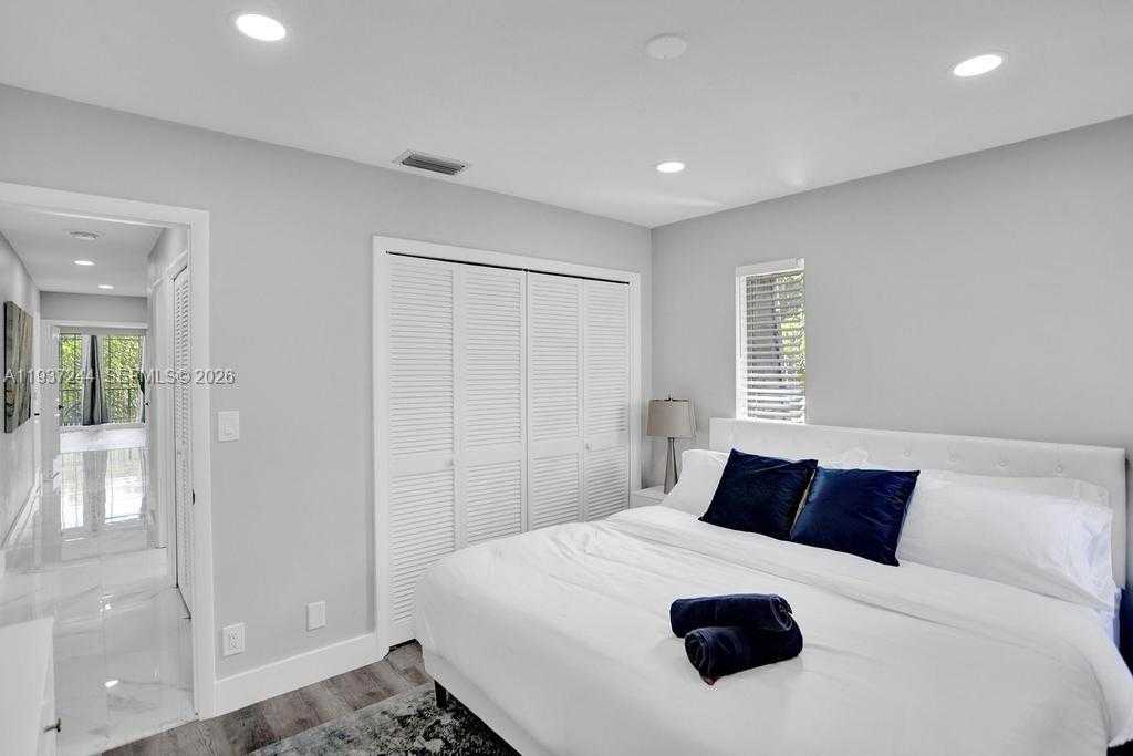 Small Image of 6 SOUTH EAST 11TH CT, Deerfield Beach Number 34