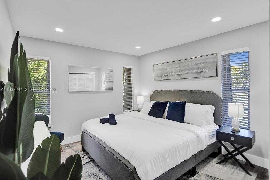 Small Image of 6 SOUTH EAST 11TH CT, Deerfield Beach Number 35