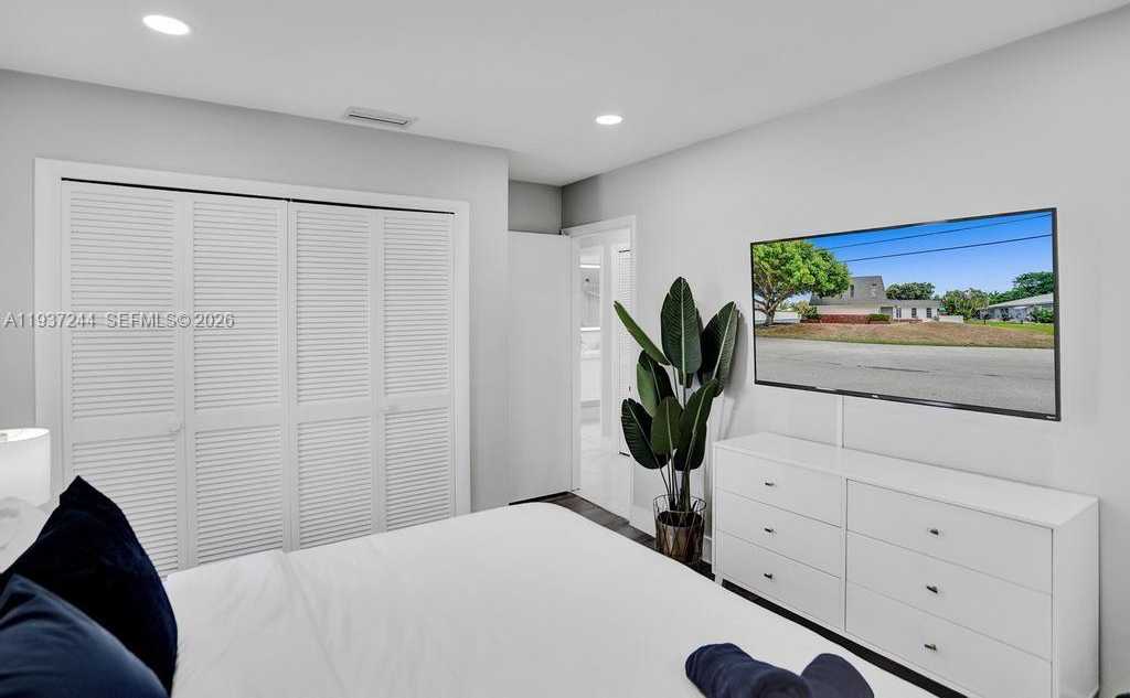 Small Image of 6 SOUTH EAST 11TH CT, Deerfield Beach Number 36