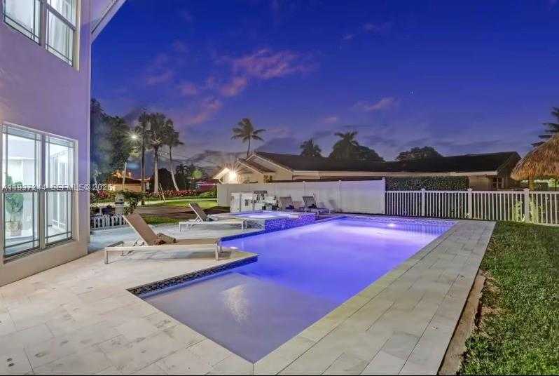 Small Image of 6 SOUTH EAST 11TH CT, Deerfield Beach Number 43