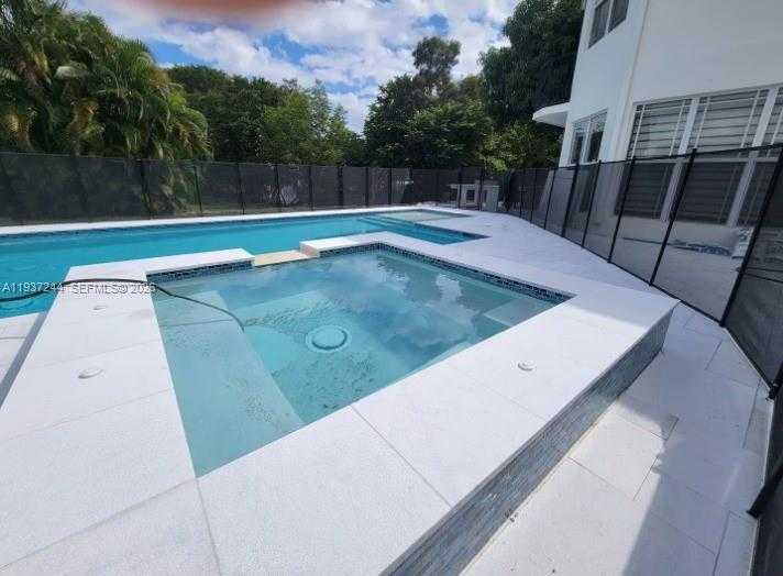 Small Image of 6 SOUTH EAST 11TH CT, Deerfield Beach Number 45