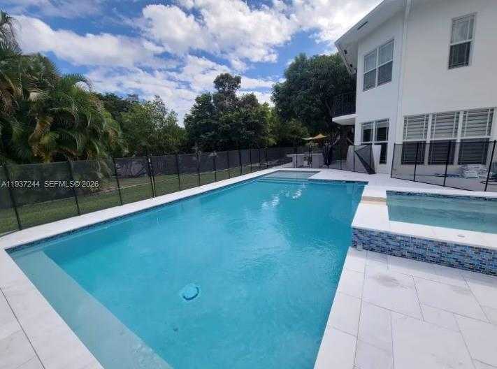 Small Image of 6 SOUTH EAST 11TH CT, Deerfield Beach Number 47