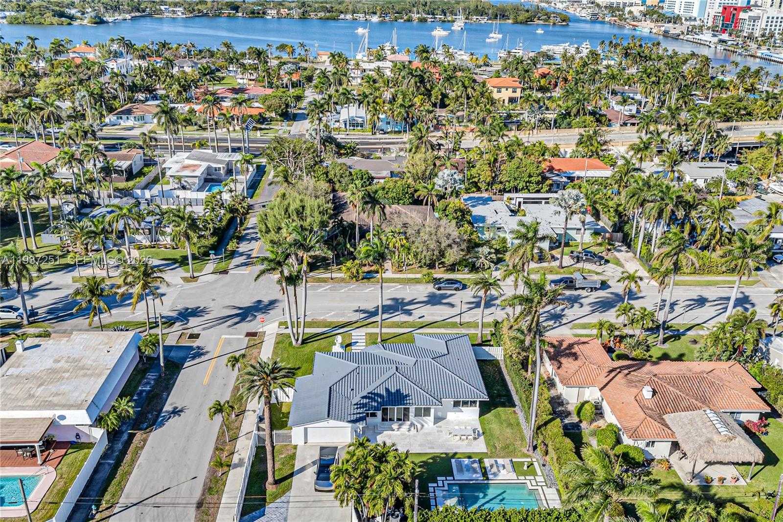 Small Image of 750 HARRISON ST, Hollywood Number 4