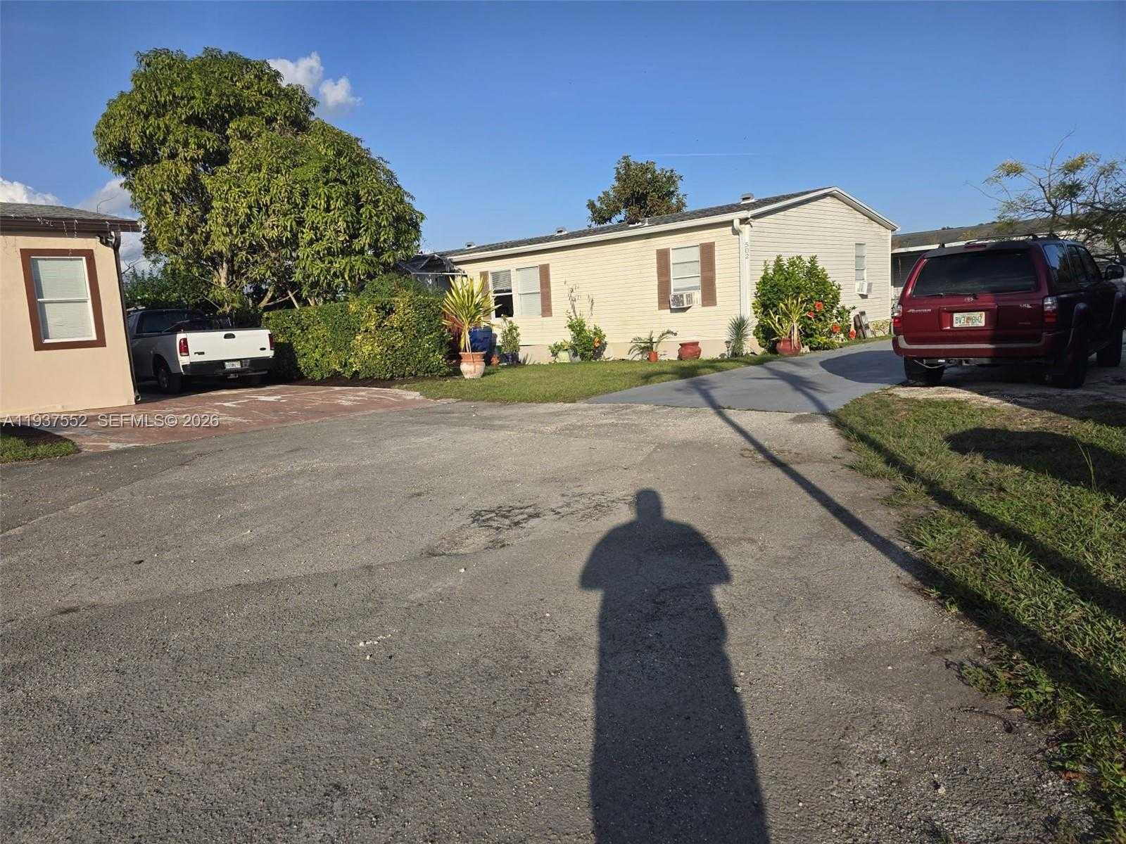 Small Image of 19800 SOUTH WEST 180 TH AVE, Miami Number 3