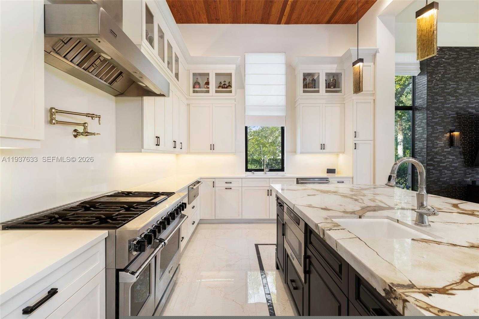 Small Image of 13505 SOUTH WEST 37TH PL, Davie Number 17