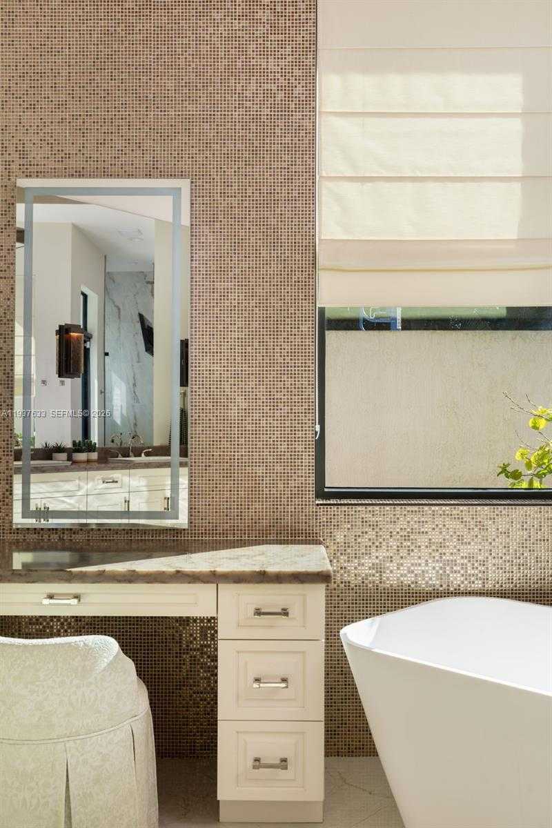 Small Image of 13505 SOUTH WEST 37TH PL, Davie Number 35