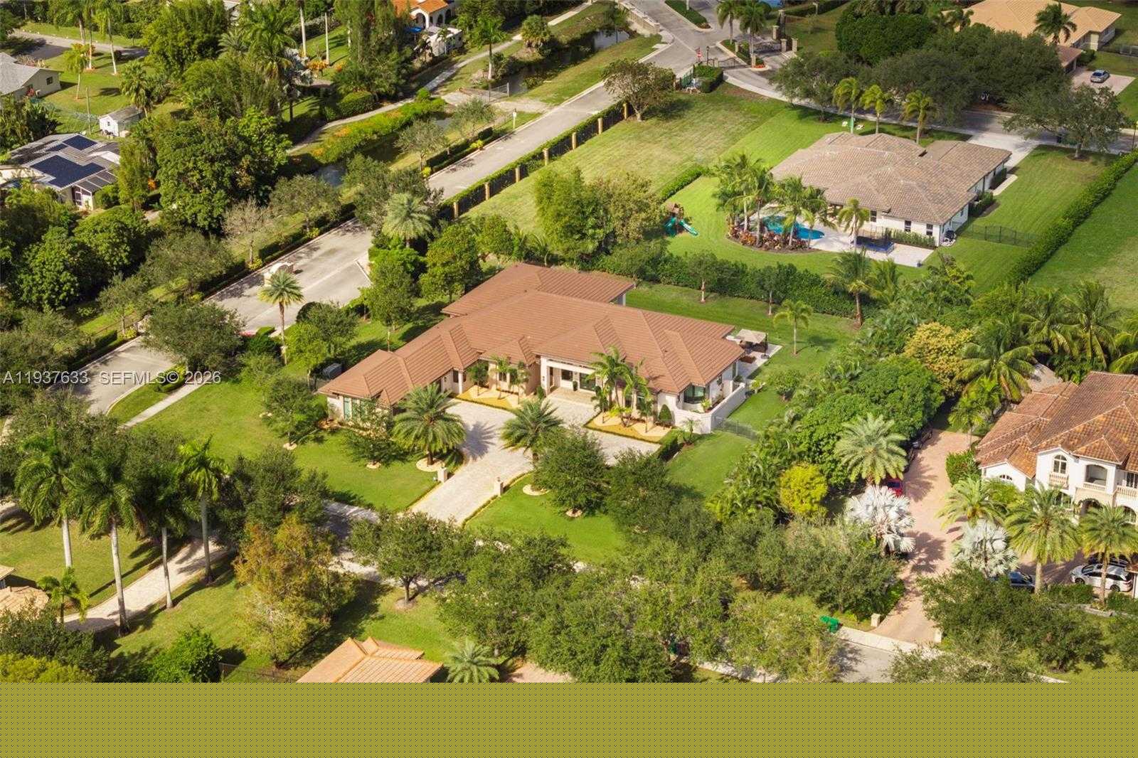 Small Image of 13505 SOUTH WEST 37TH PL, Davie Number 61