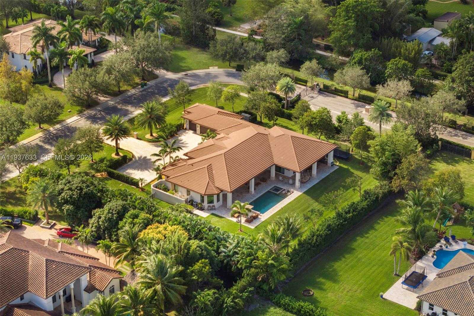 Small Image of 13505 SOUTH WEST 37TH PL, Davie Number 62