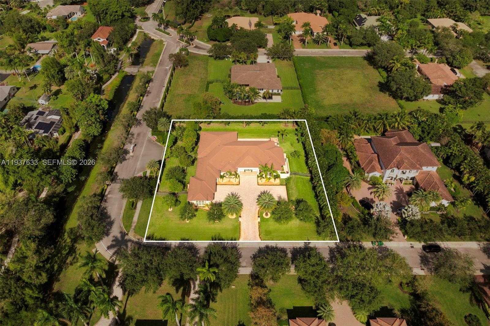 Small Image of 13505 SOUTH WEST 37TH PL, Davie Number 64