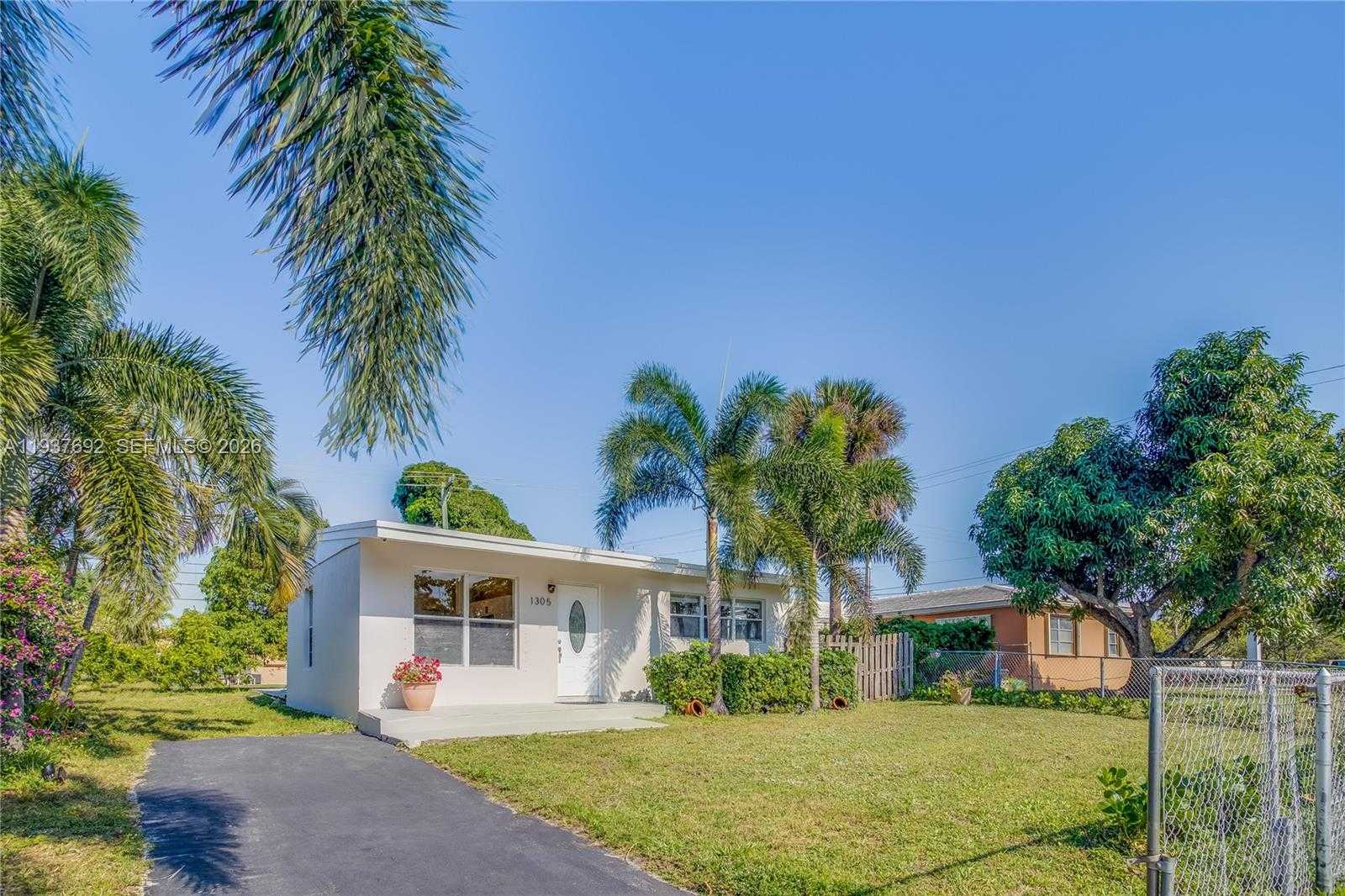 Small Image of 1305 11TH CT, West Palm Beach Number 3