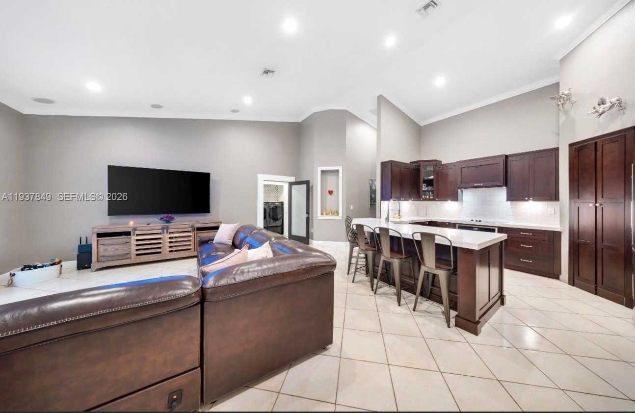 Small Image of 3190 SOUTH WEST 133RD PL, Miami Number 5