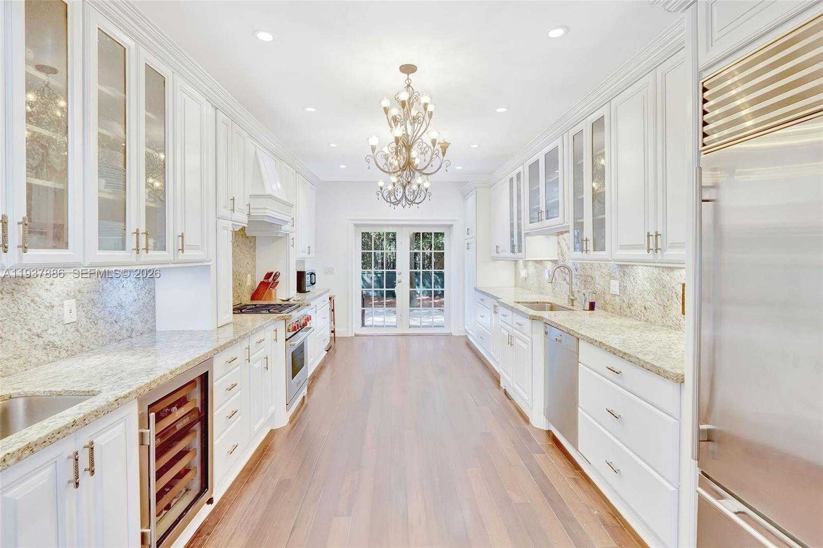 Small Image of 517 MINORCA AVE, Coral Gables Number 13