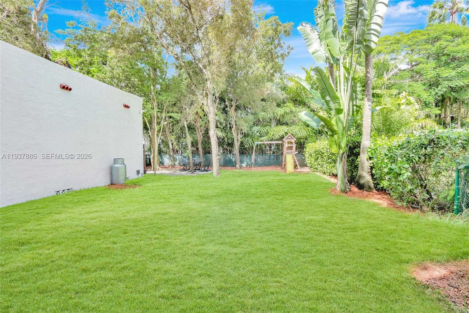 Small Image of 517 MINORCA AVE, Coral Gables Number 4