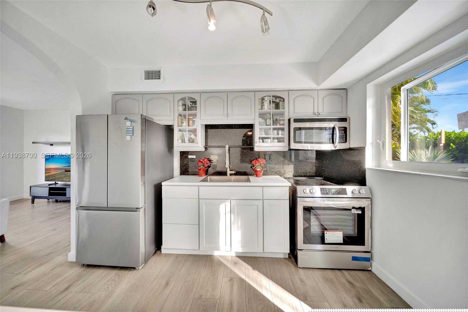 Small Image of 2304 SOUTH EAST 13TH CT, Pompano Beach Number 10