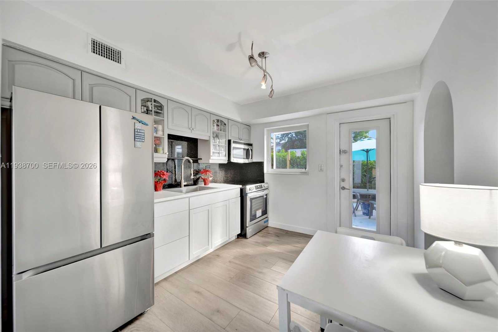 Small Image of 2304 SOUTH EAST 13TH CT, Pompano Beach Number 12