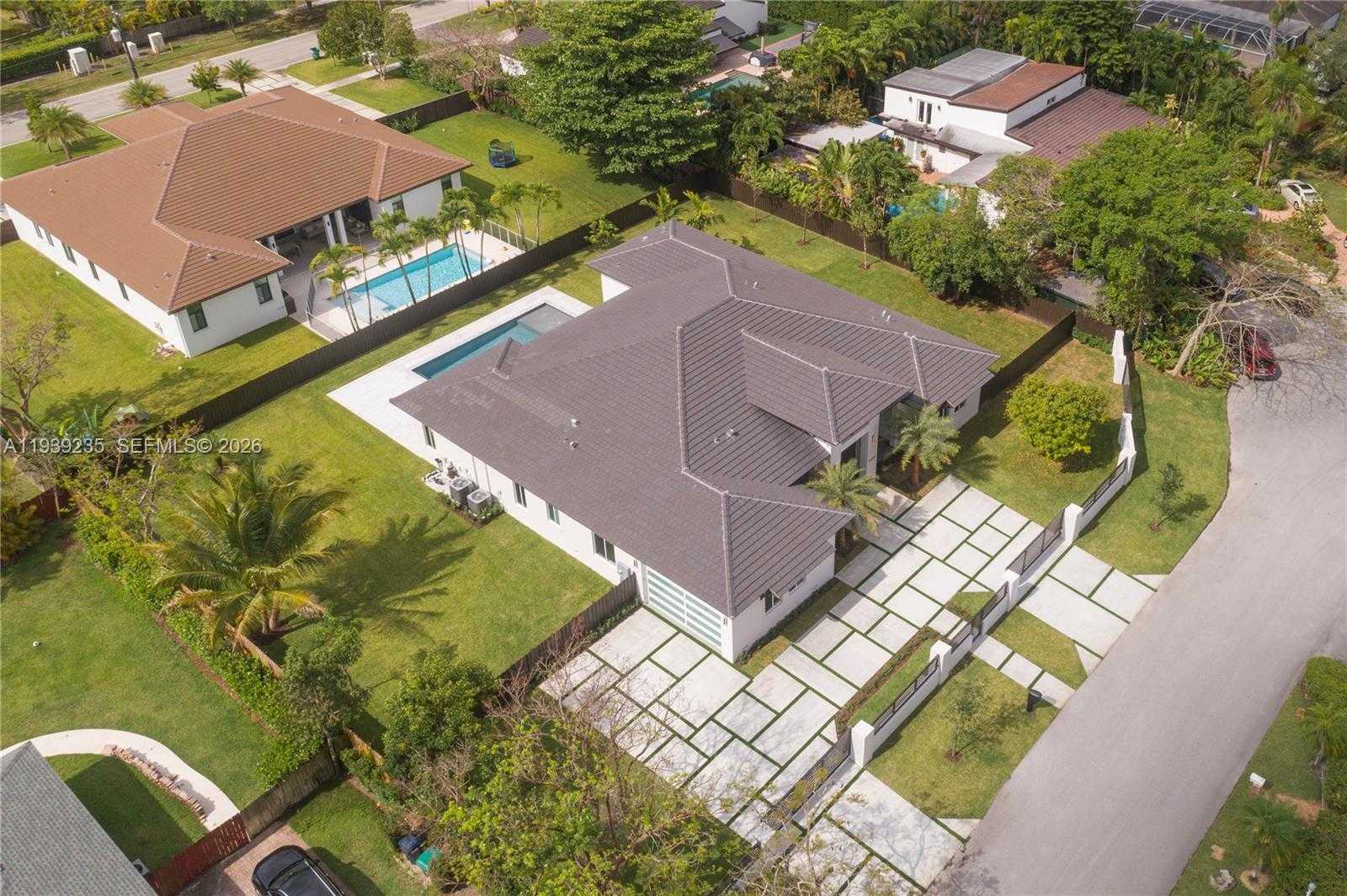 Small Image of 10250 SOUTH WEST 135TH ST, Miami Number 32