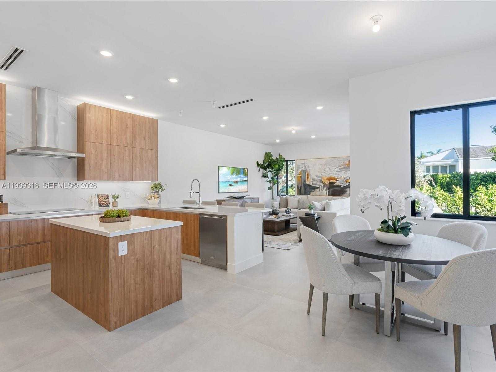 Small Image of 19701 NORTH EAST 16 PI, Miami Number 14