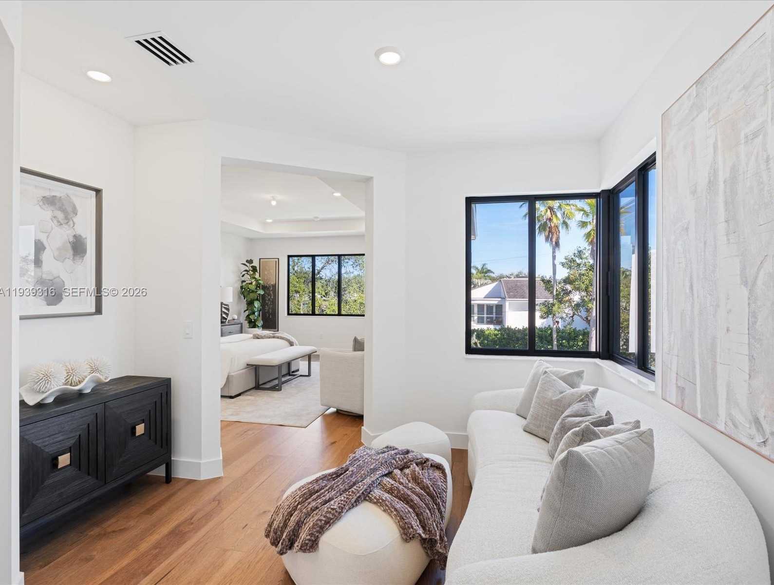 Small Image of 19701 NORTH EAST 16 PI, Miami Number 24