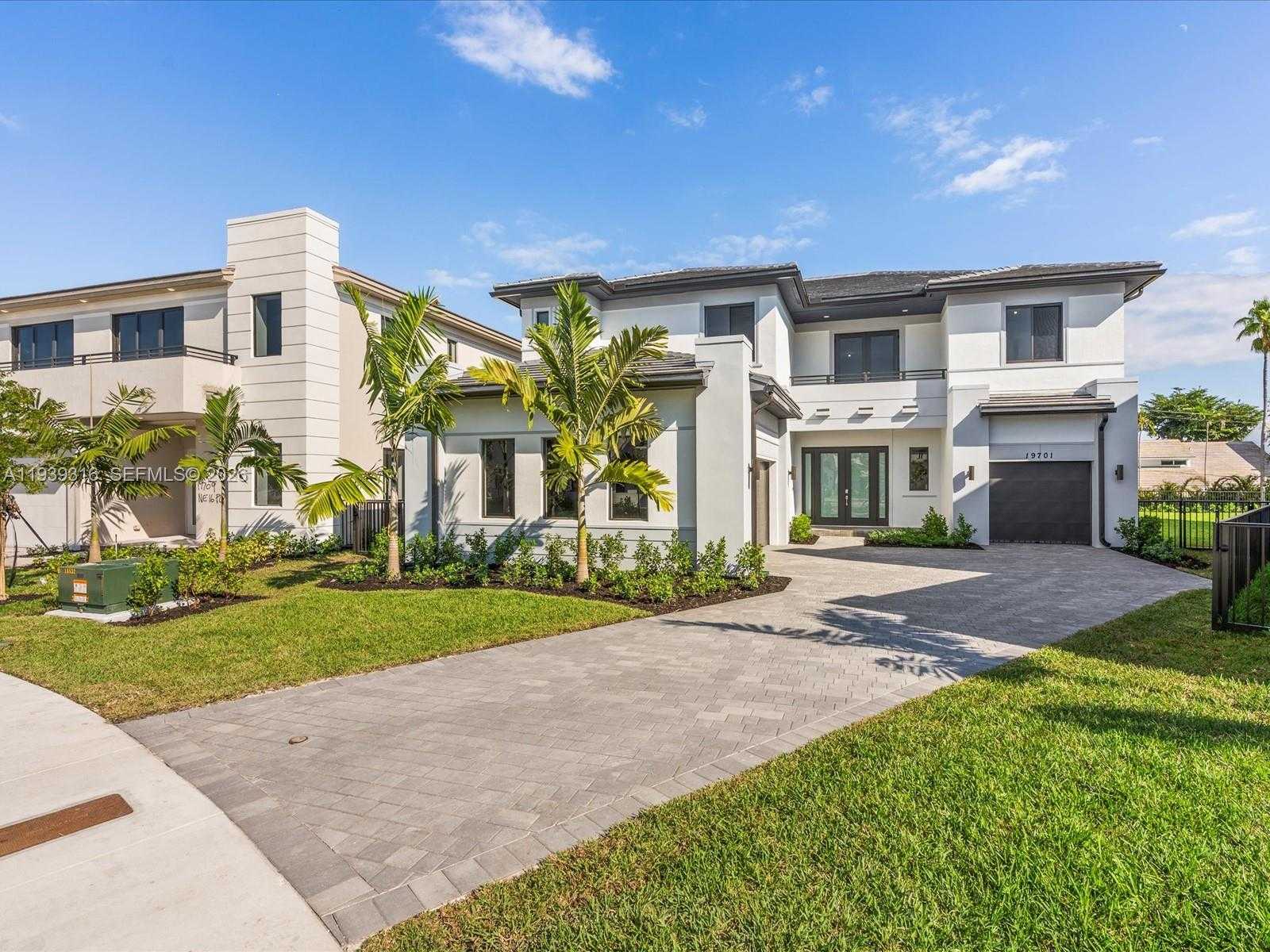 Small Image of 19701 NORTH EAST 16 PI, Miami Number 35