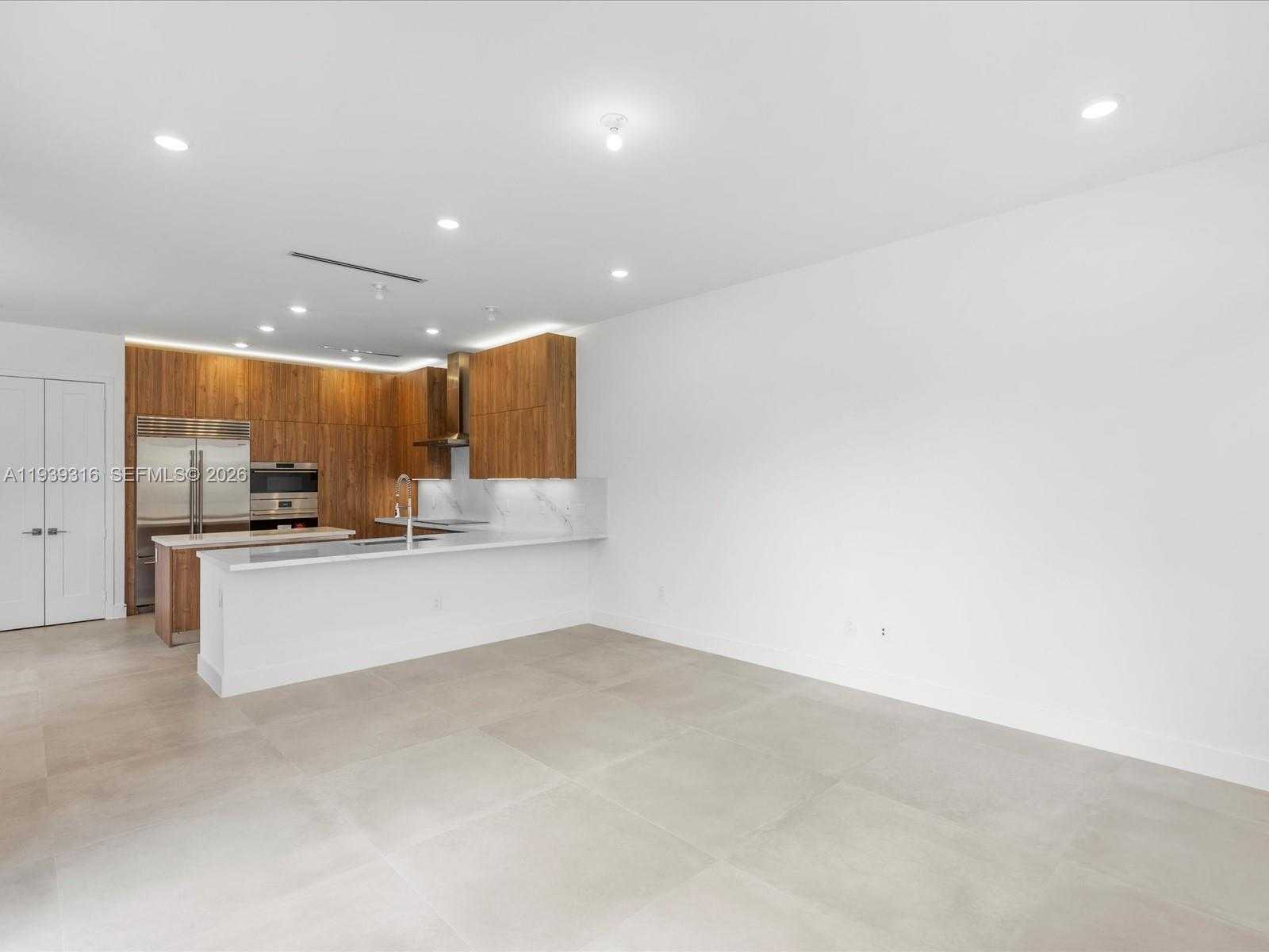 Small Image of 19701 NORTH EAST 16 PI, Miami Number 64