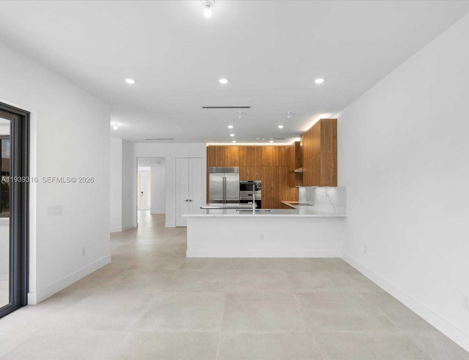 Small Image of 19701 NORTH EAST 16 PI, Miami Number 65