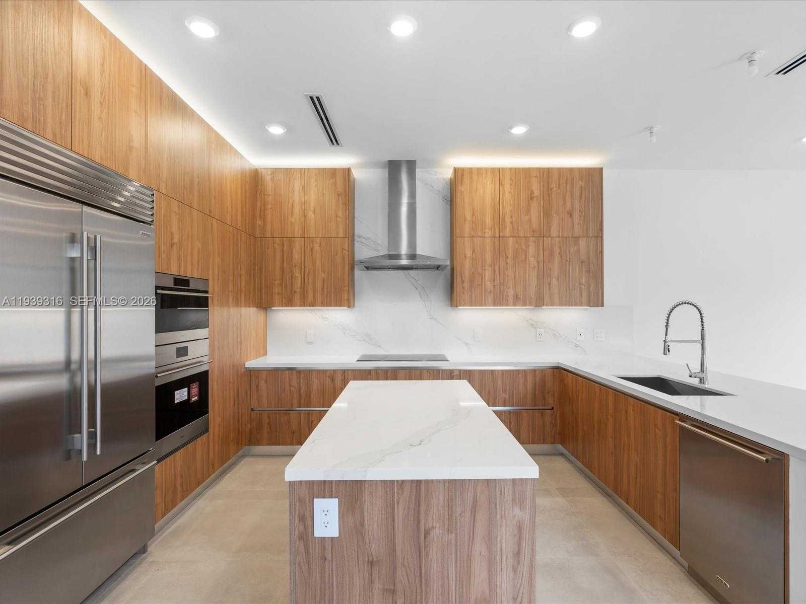 Small Image of 19701 NORTH EAST 16 PI, Miami Number 67