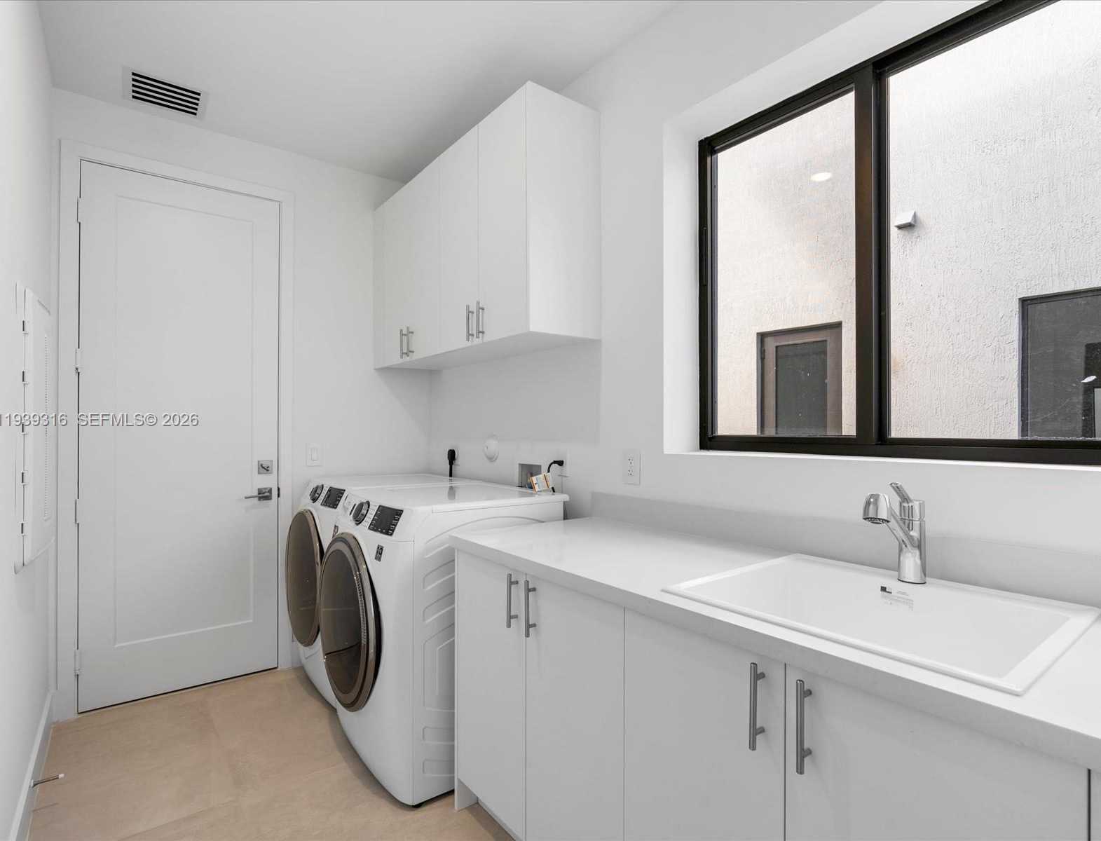 Small Image of 19701 NORTH EAST 16 PI, Miami Number 72