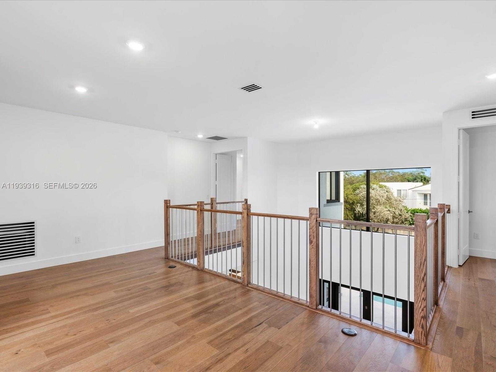 Small Image of 19701 NORTH EAST 16 PI, Miami Number 74