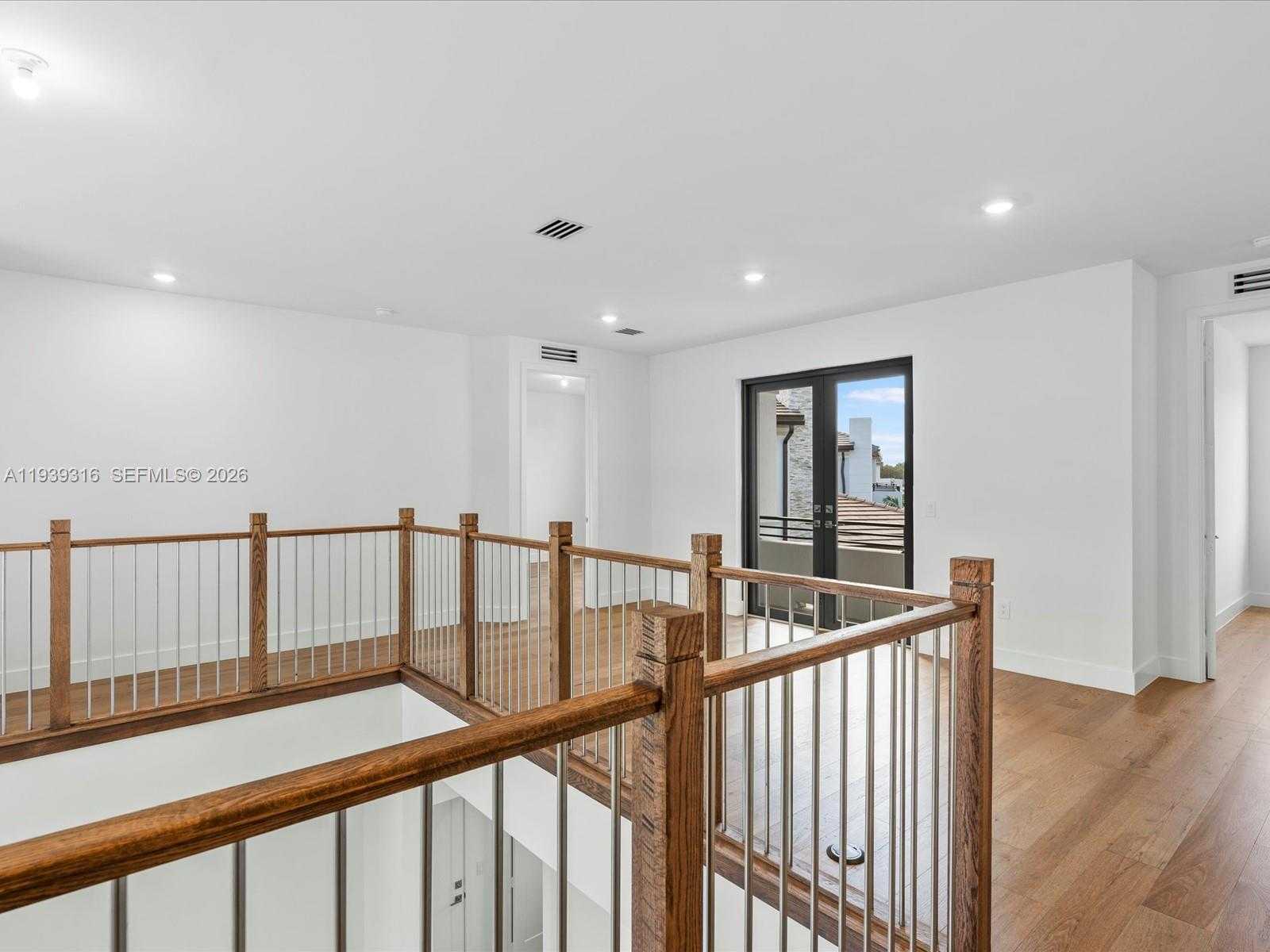 Small Image of 19701 NORTH EAST 16 PI, Miami Number 75