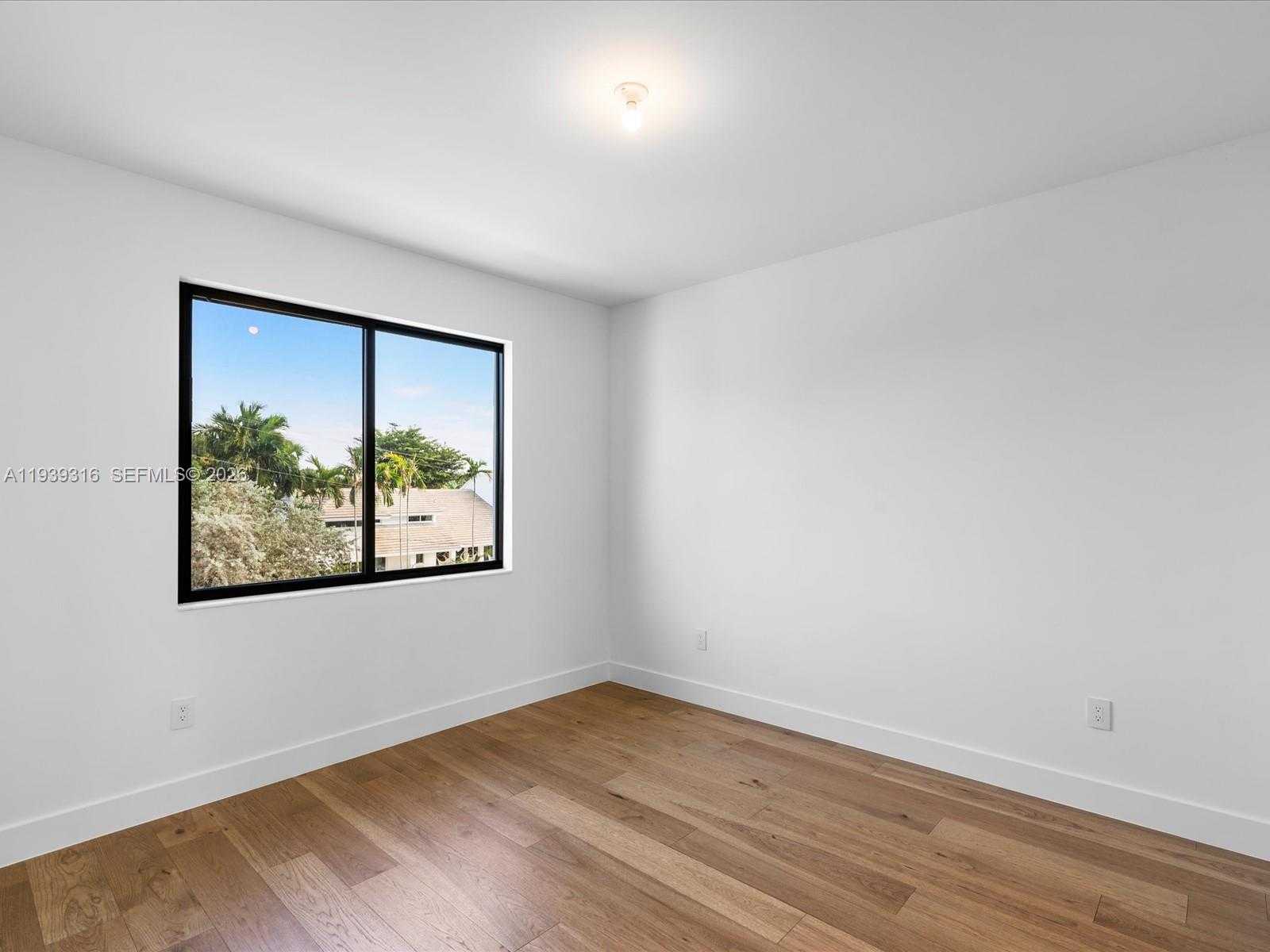 Small Image of 19701 NORTH EAST 16 PI, Miami Number 81