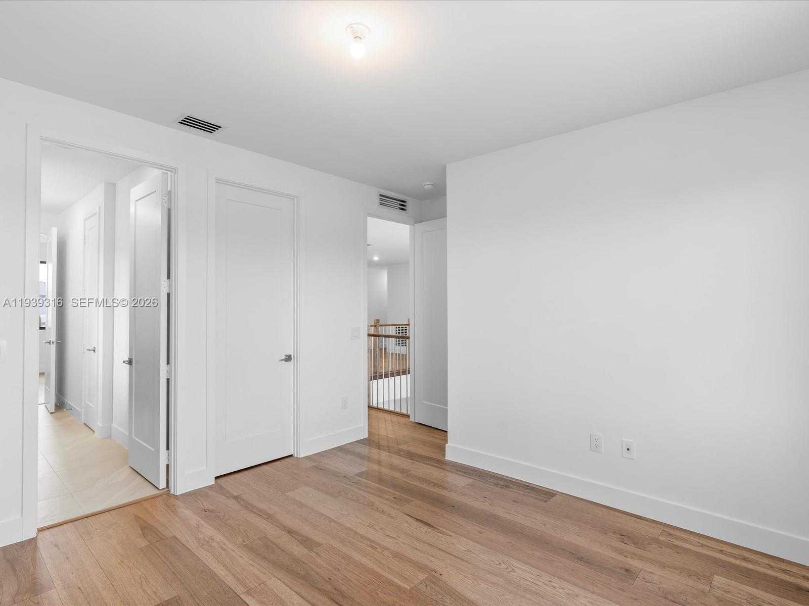 Small Image of 19701 NORTH EAST 16 PI, Miami Number 82