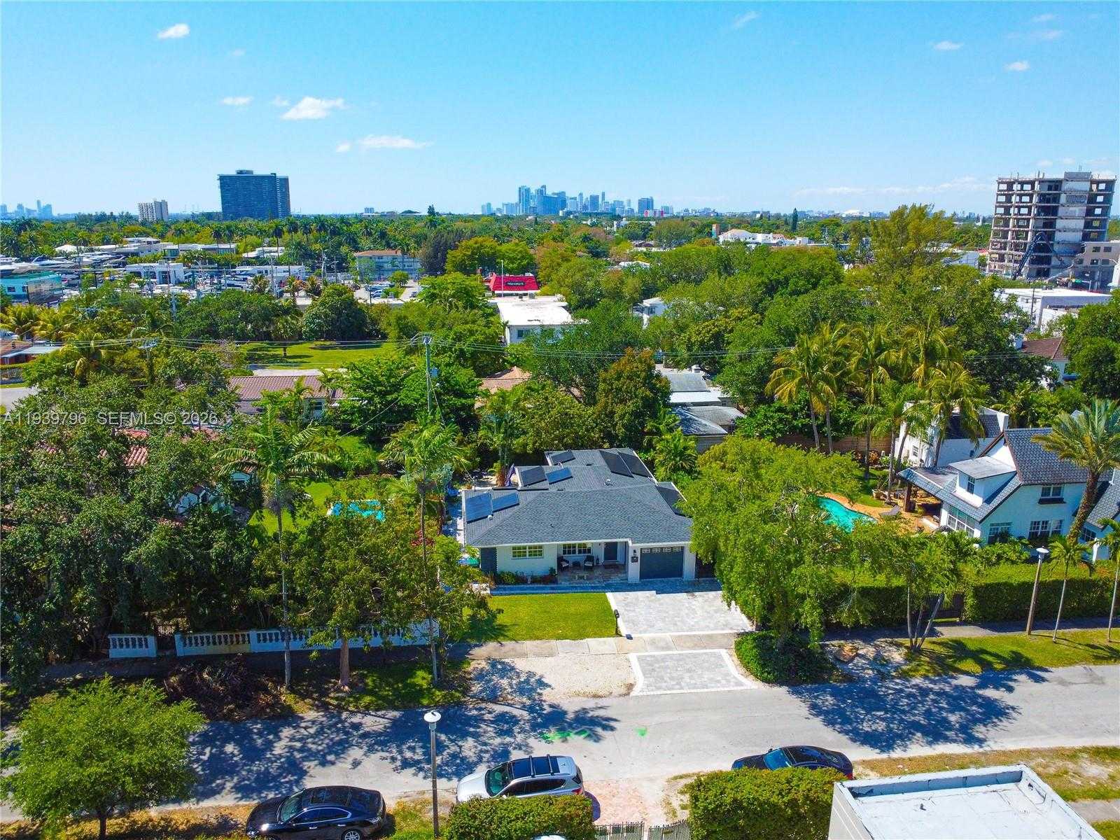 Small Image of 680 NORTH EAST 81 STREET, Miami Number 27