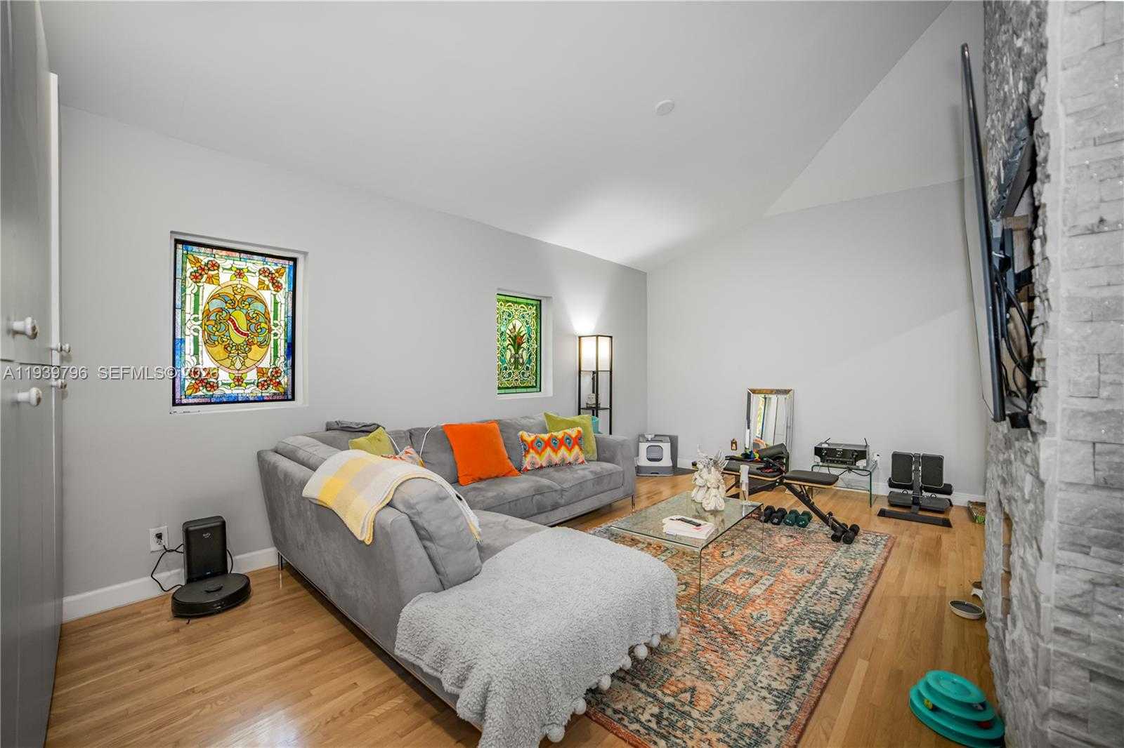 Small Image of 680 NORTH EAST 81 STREET, Miami Number 30