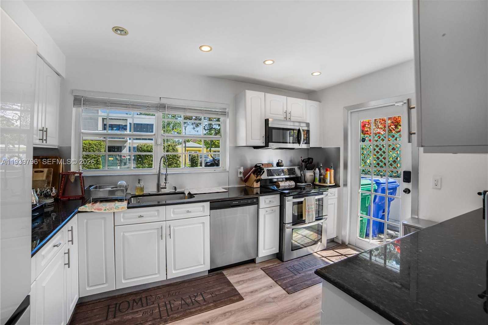 Small Image of 680 NORTH EAST 81 STREET, Miami Number 34