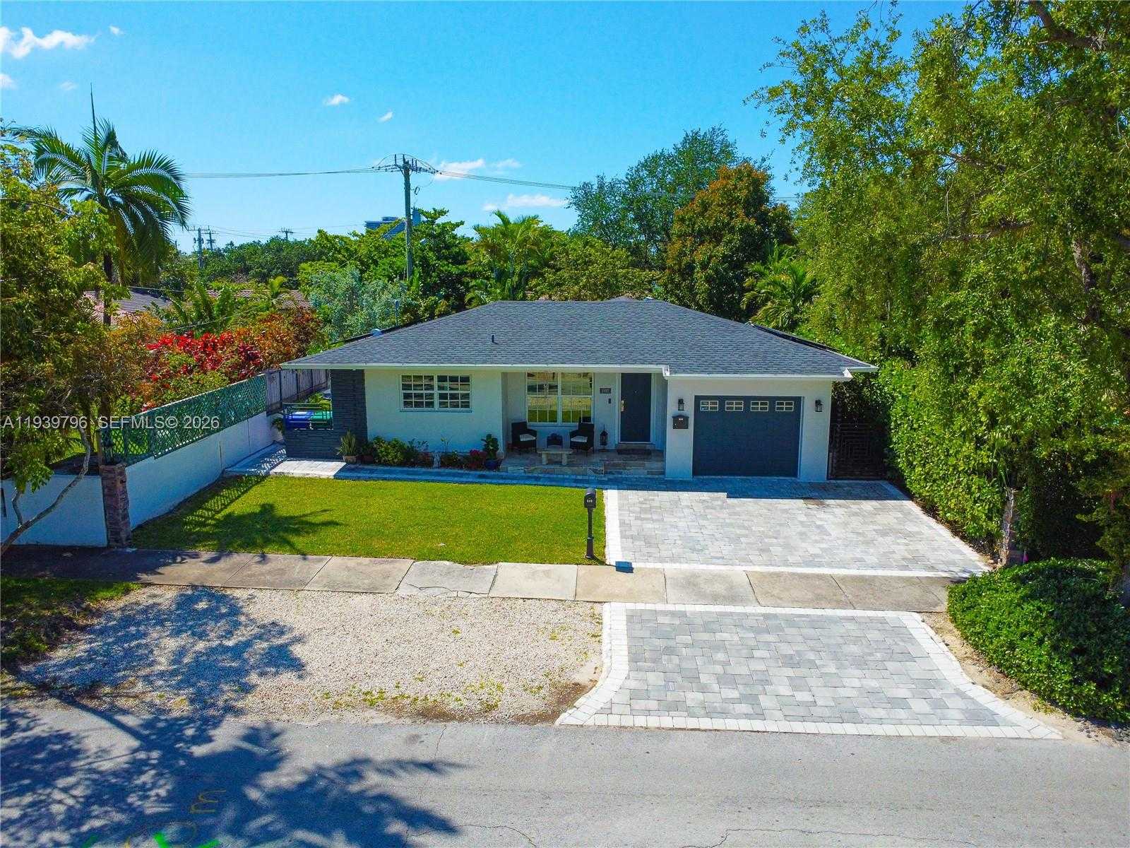 Small Image of 680 NORTH EAST 81 STREET, Miami Number 36