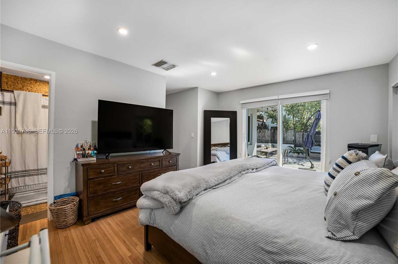 Small Image of 680 NORTH EAST 81 STREET, Miami Number 5