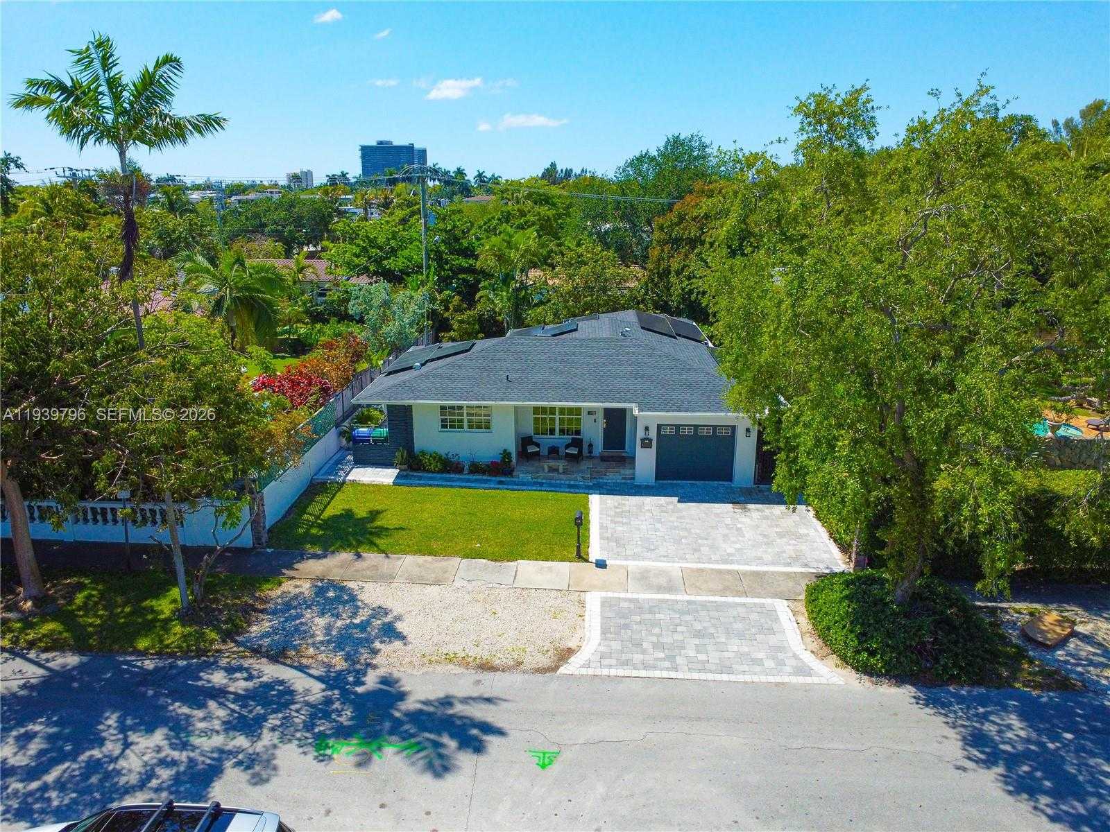 Small Image of 680 NORTH EAST 81 STREET, Miami Number 52