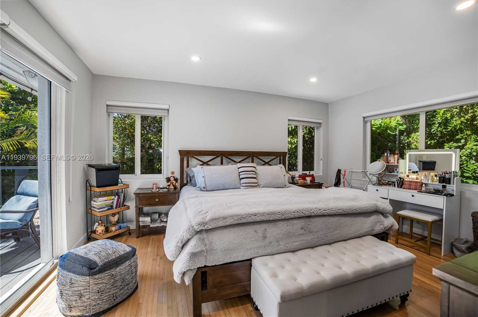 Small Image of 680 NORTH EAST 81 STREET, Miami Number 54