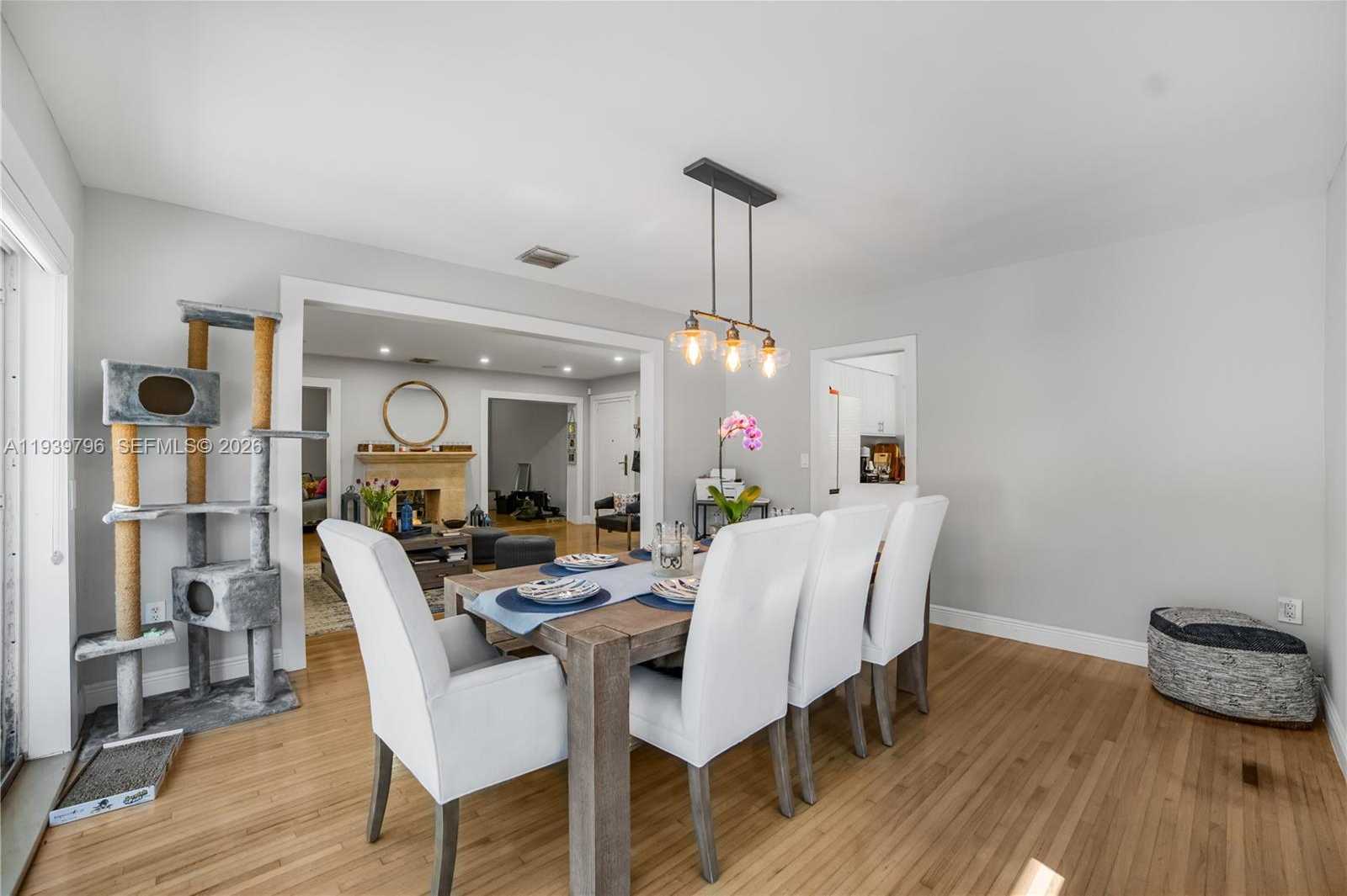 Small Image of 680 NORTH EAST 81 STREET, Miami Number 56